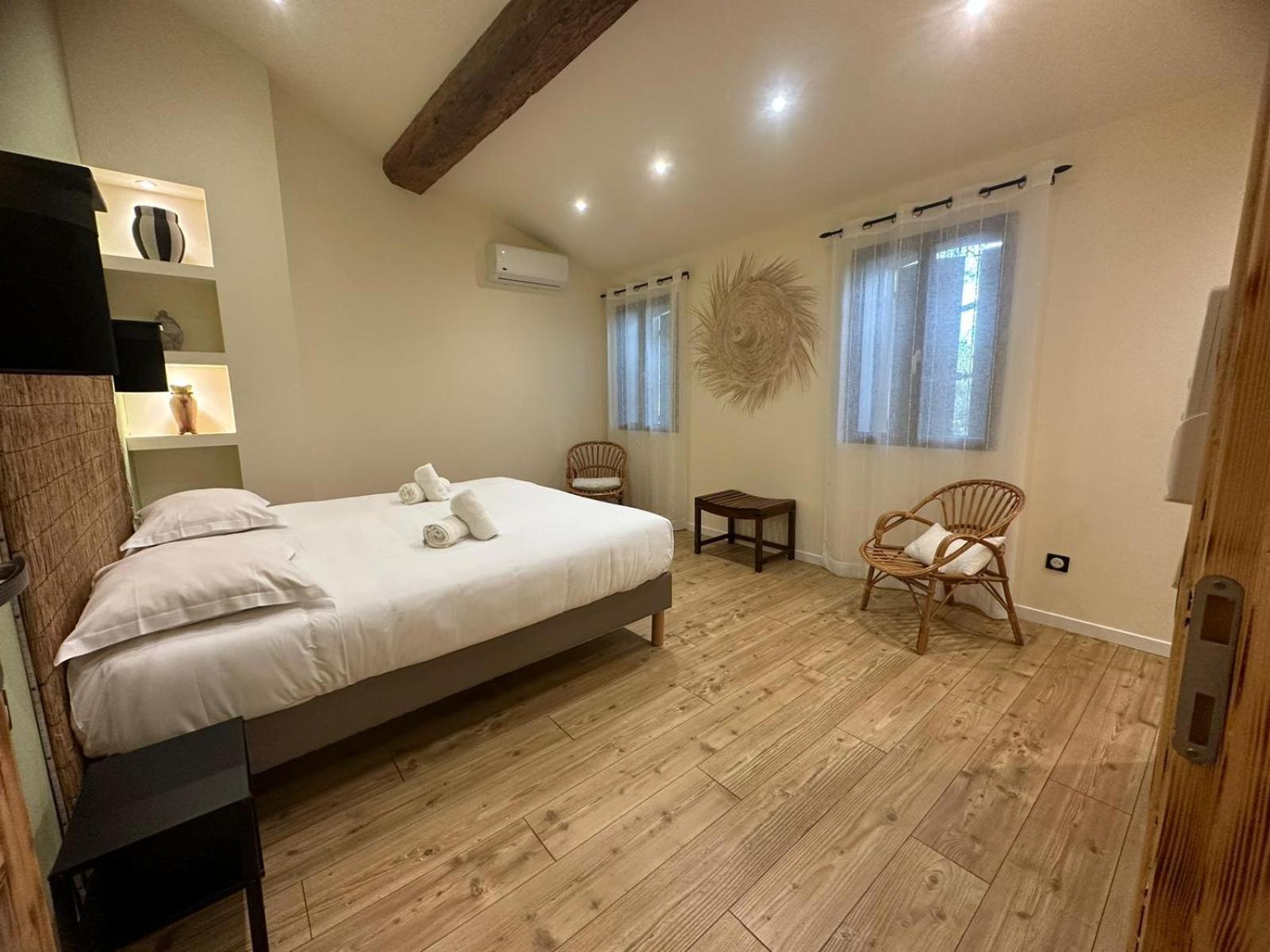 Villa Cerisier Climatisée, à La Campagne Arles