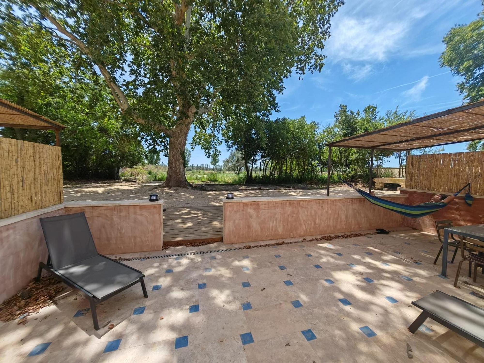 Cerisier Climatisée, à La Campagne Villa Arles