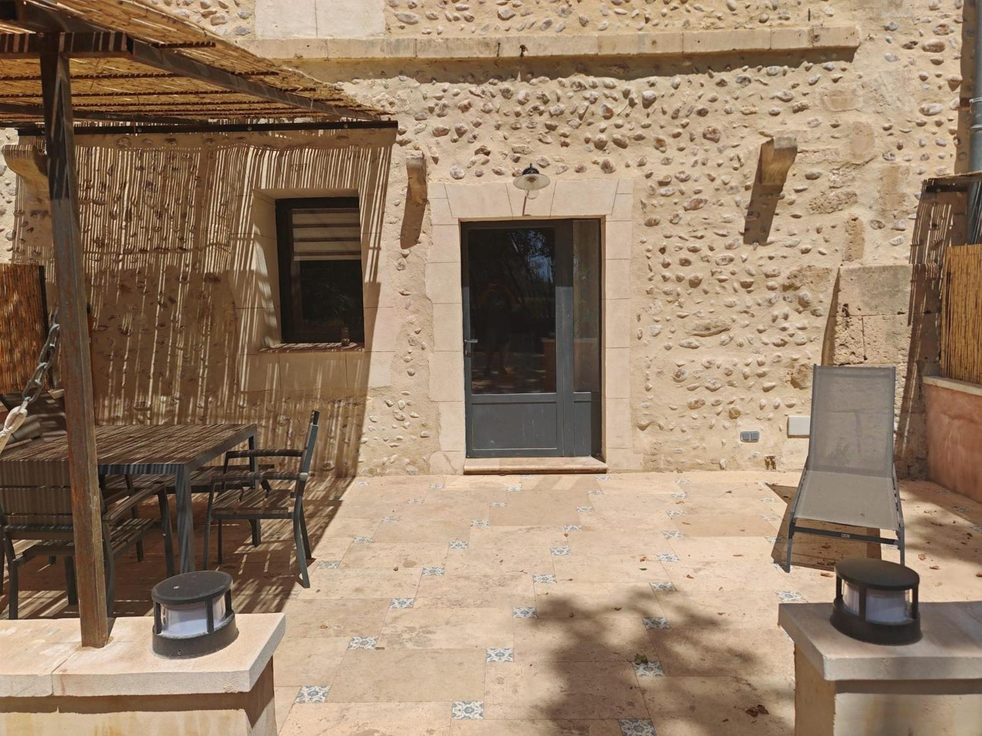 Villa Cerisier Climatisée, à La Campagne