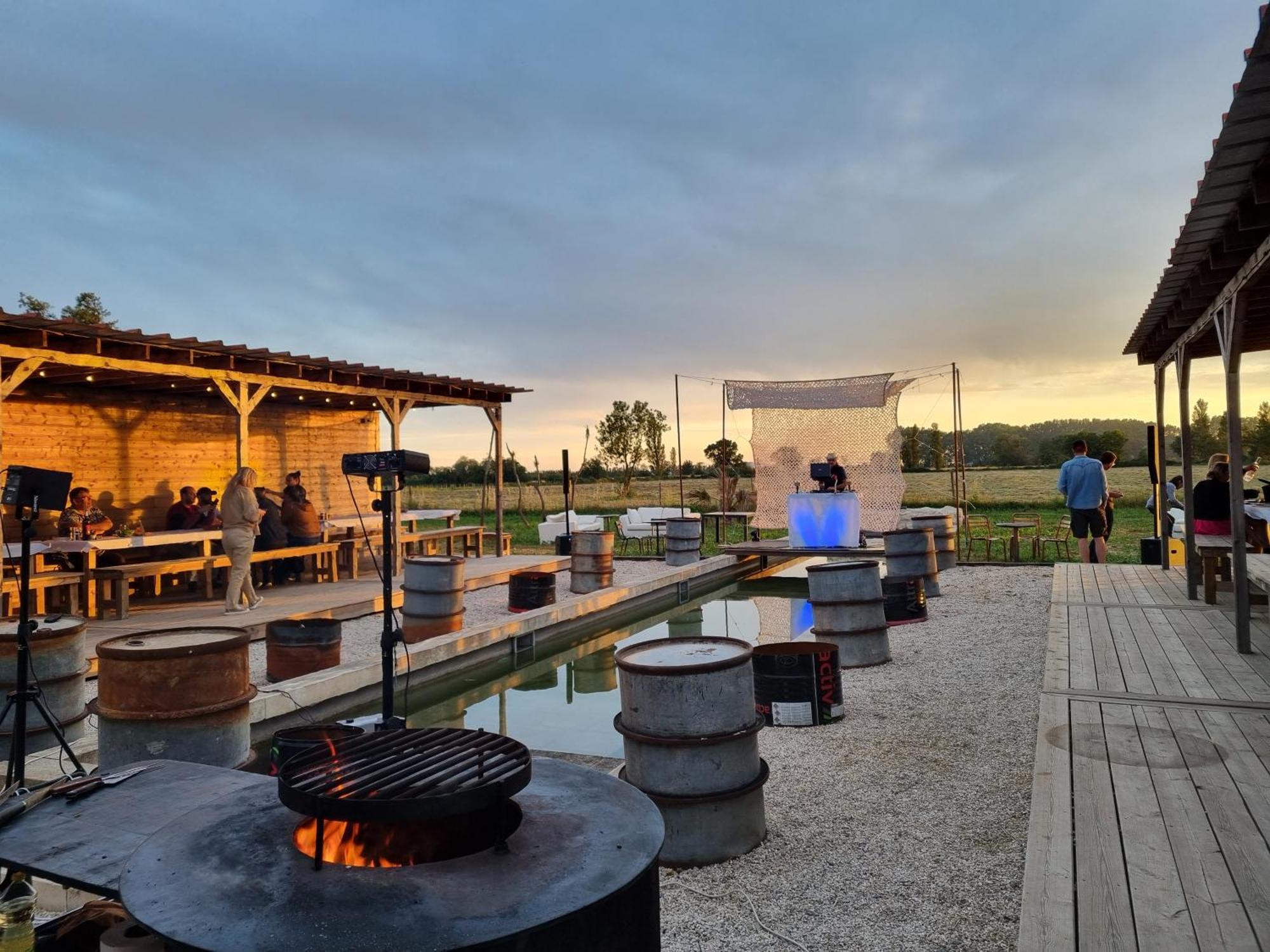 Cerisier Climatisée, à La Campagne Villa Arles