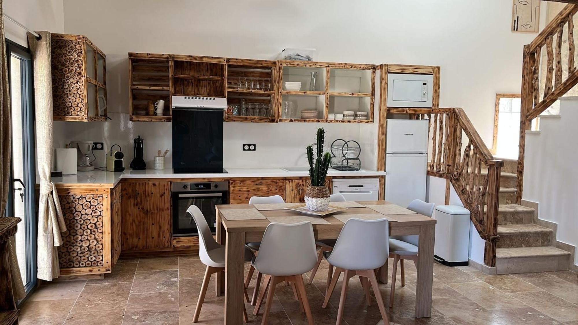 Villa Cerisier Climatisée, à La Campagne Arles